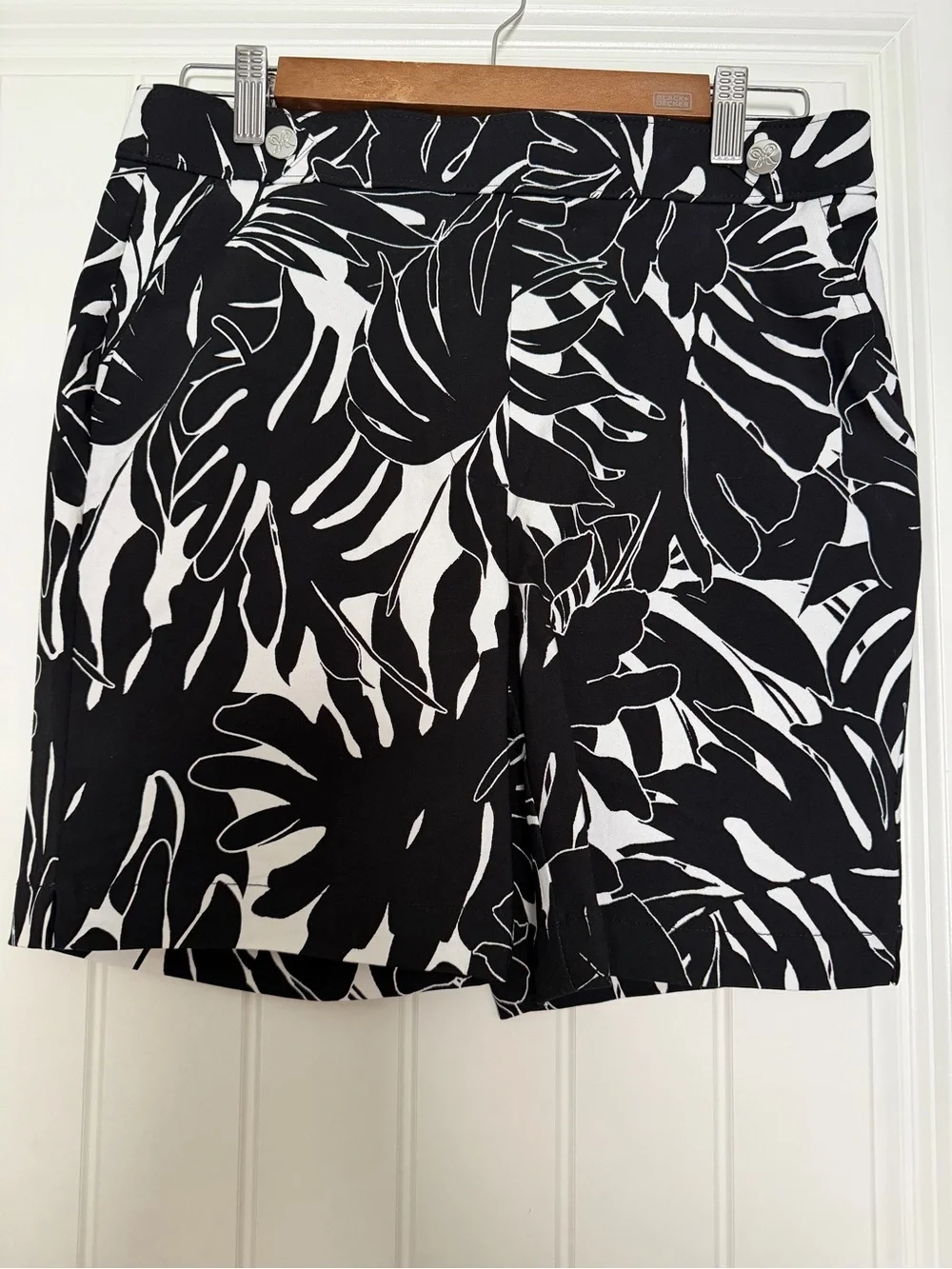 Rafaella Black & White Tropical Leaf Print Bermuda Shorts (Never Worn)